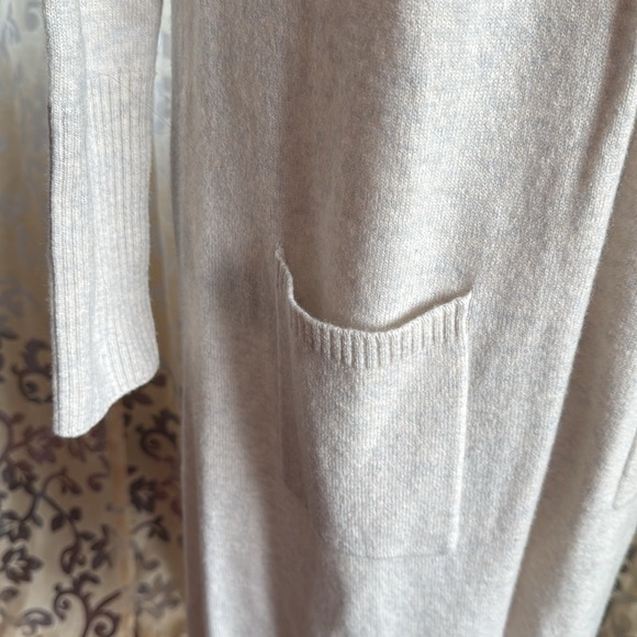 Cardig - Picture 2 of 6